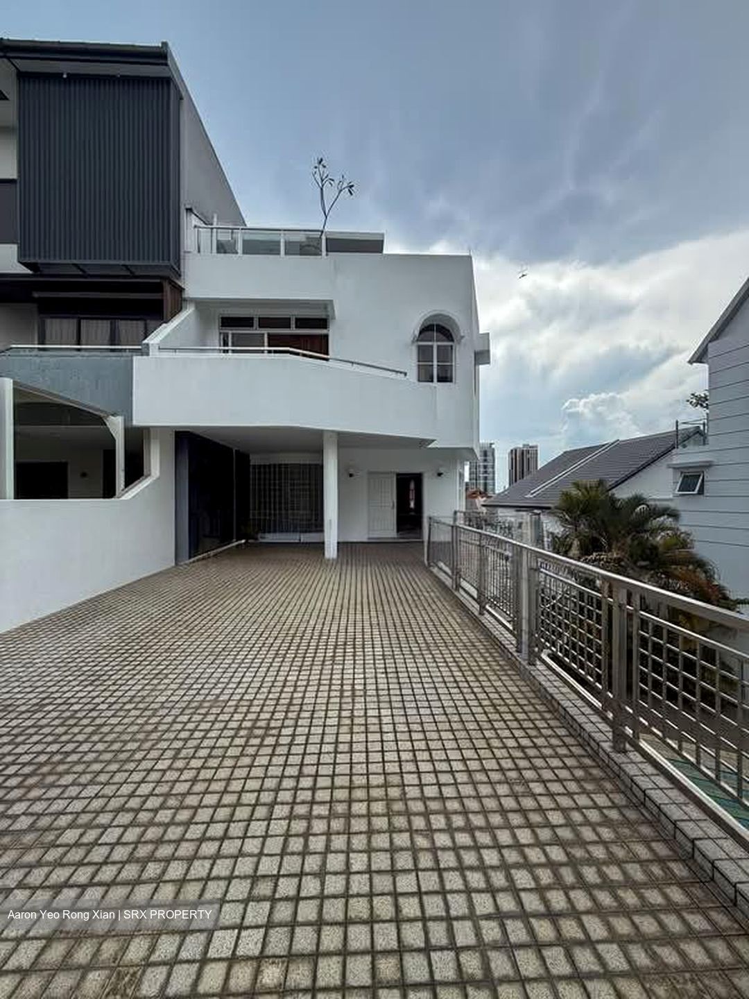 Lucky Heights (D16), Semi-Detached #562226411
